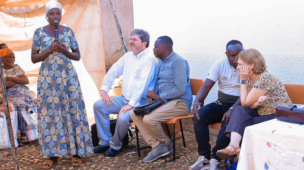Andrea Riccardi zu Besuch bei den Gemeinschaften in Burundi, eine Quelle des Friedens und der Menschlichkeit für die Armen, die Frauen und die Jugendlichen
